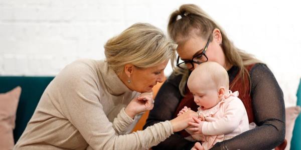 爱丁堡公爵夫人温情献礼圣诞,暖心包装传递皇室温度